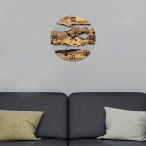 Horloge décorative en bois avec chiffres romains classiques