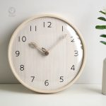 Horloge Scandinave minimaliste en bois naturel