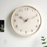 Horloge décorative scandinave à aiguilles fines
