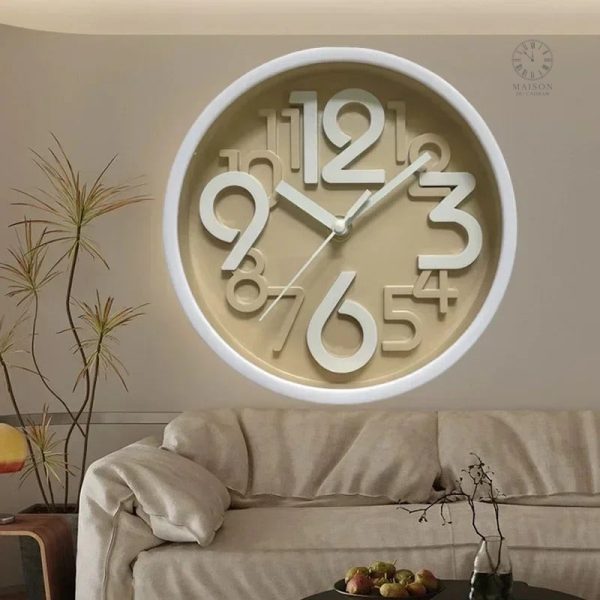 Horloge au look simple et contemporain