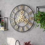 Horloge industrielle au design élégant avec chiffres romains