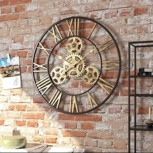 Horloge moderne au style industriel, design épuré, chiffres romains
