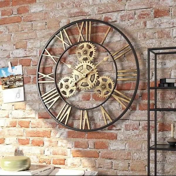 Horloge moderne au style industriel, design épuré, chiffres romains