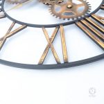 Horloge décorative en style industriel, chiffres romains distinctifs