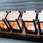 Horloge Nixie avec affichage à tubes lumineux distinctif