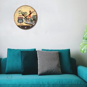 Accessoire décoratif en bois, horloge vintage élégante