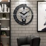 Horloge murale industrielle avec chiffres romains