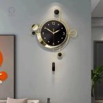Horloge de luxe murale en métal