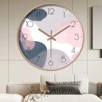 Horloge murale moderne au design épuré