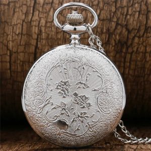 Montre gousset en argent au design intemporel