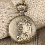 Montre à Gousset au design inspiré des chevaux