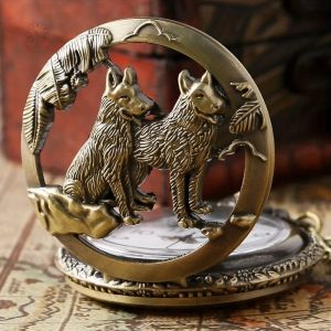 Montre gousset design loup, accessoire intemporel