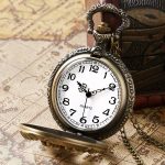 Montre vintage à gousset avec motif de loup