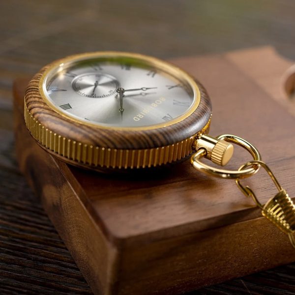 Montre gousset gravée sur mesure pour un cadeau unique