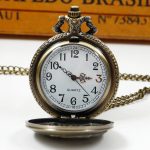 Montre gousset élégante au design rétro