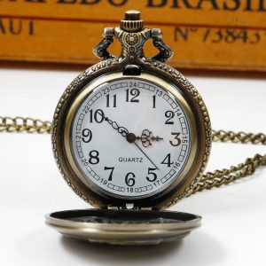 Montre gousset élégante au design rétro