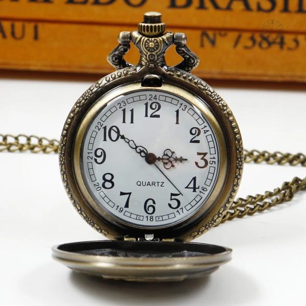 Montre gousset élégante au design rétro