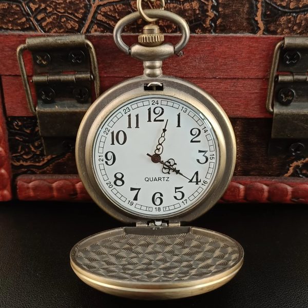 Accessoire horloger vintage avec fleurs