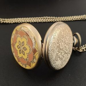 Montre gousset classique au style fleuri