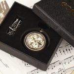 Accessoire horloger : montre gousset mécanique avec chaîne