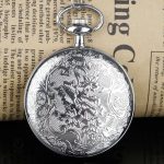 Montre gousset au fini soigné et moderne
