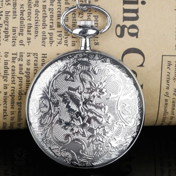 Montre gousset au fini soigné et moderne