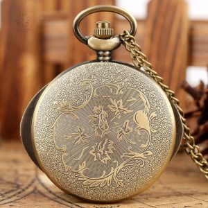 Montre gousset avec motif œil distinctif