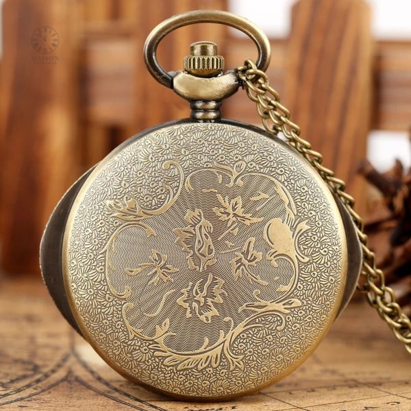 Montre gousset avec motif œil distinctif