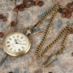 Accessoire horloger raffiné en or