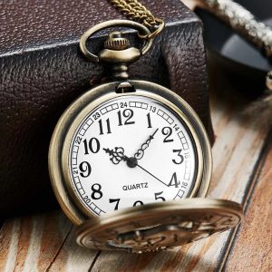 Montre Gousset au design Zodiaque stylisé