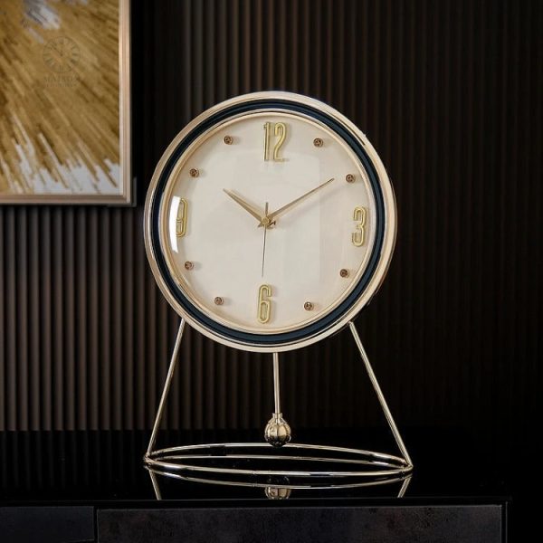 Horloge à poser esthétique en métal et verre