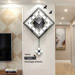 Horloge moderne avec finition lisse et élégante