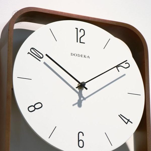 Horloge murale au design élégant et fonctionnel