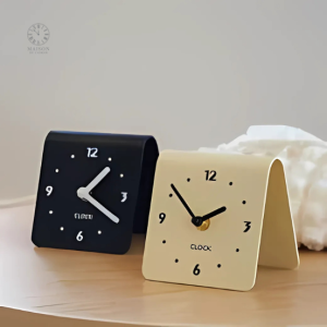 Petite horloge à poser au design élégant et moderne