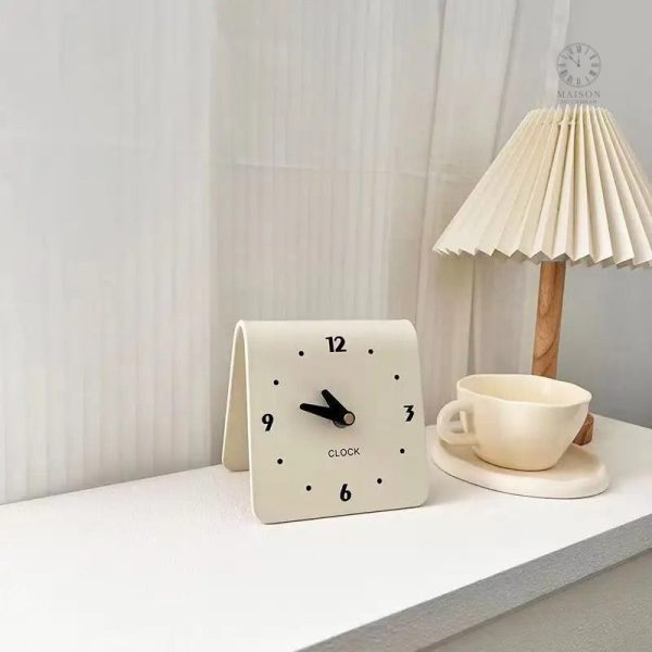 Horloge à poser avec style pour bureau ou salon