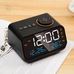 Radio réveil compact idéal pour les tables de nuit