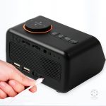 Radio réveil pratique avec éclairage LED ajustable