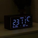 Radio réveil au style minimaliste en bois