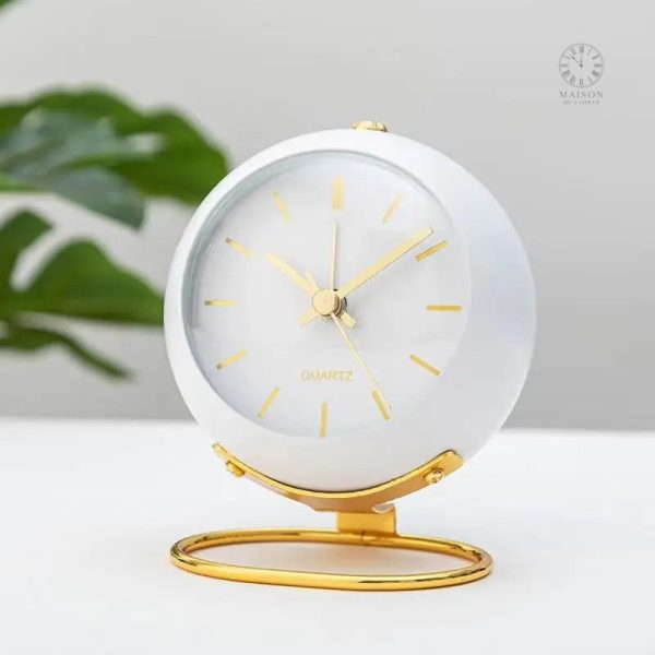 Réveil au mécanisme traditionnel et design chic
