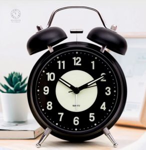 Réveil avec lumière intégrée pour début de journée serein