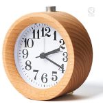 Réveil au style épuré en bois
