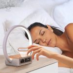 Réveil design intégrant un chargeur induction