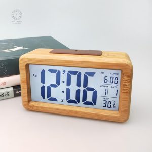 Réveil en Bois avec affichage numérique