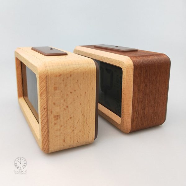 Réveil en Bois avec finition soignée