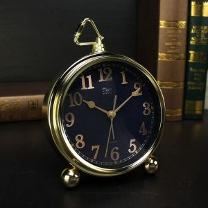 Réveil de luxe avec finition en métal