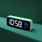Réveil numérique moderne avec affichage LED