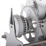 Horloge steampunk avec éléments mécaniques, charme indéniable
